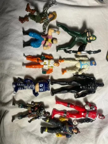 Lot 10 figurines