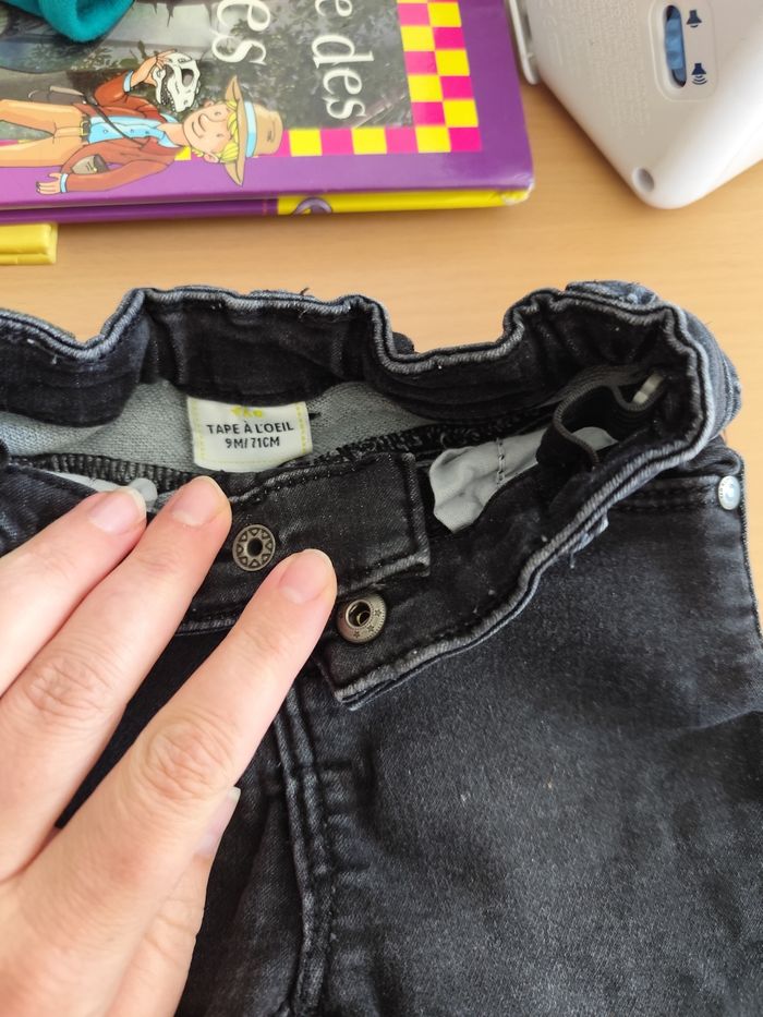 Lot pantalon jean 9 mois - photo numéro 2