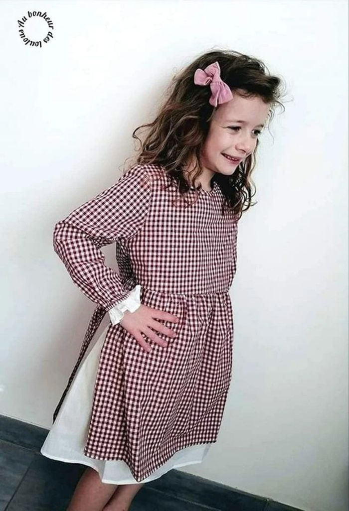 6 ans robe style vintage ( sans barette) porte 1 fois