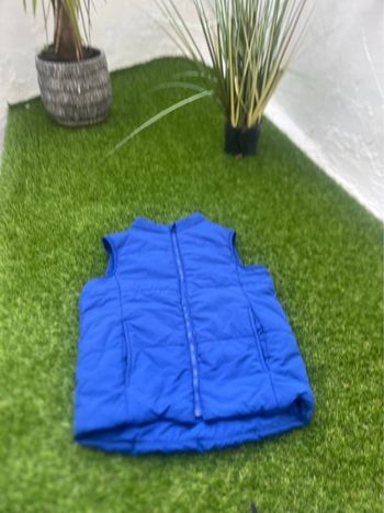 Très veste sans manche taille 10 ans