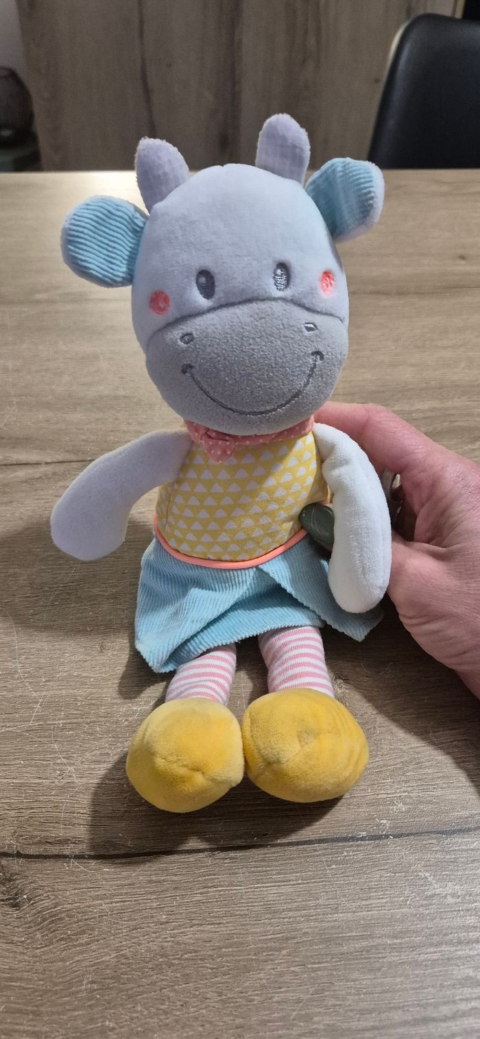 Peluche vache en jupe - photo numéro 3