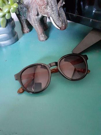 Lunettes de soleil motif léopard