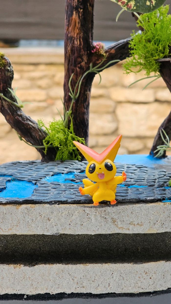 Super figurine Pokemon victini