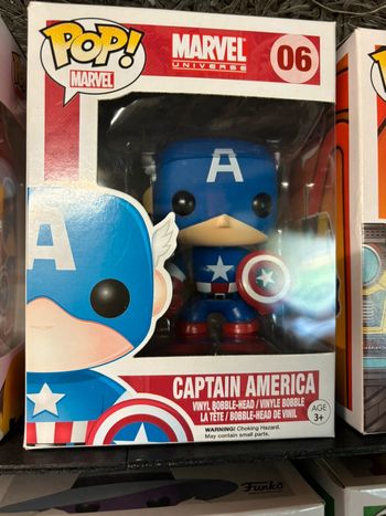 Funko Pop Marvel Universe : Captain America #06