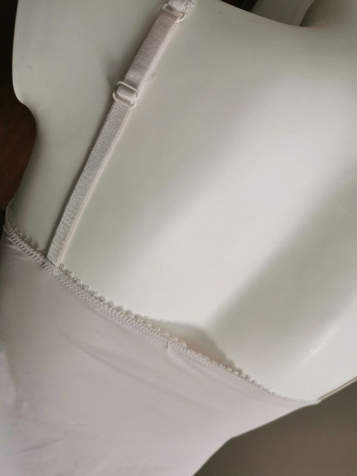 Nuisette couleur ivoire dentelle devant taille S - photo numéro 5