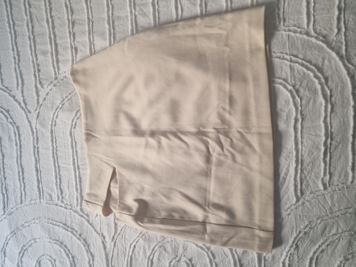 Jupe courte beige crème  Stradivarius S