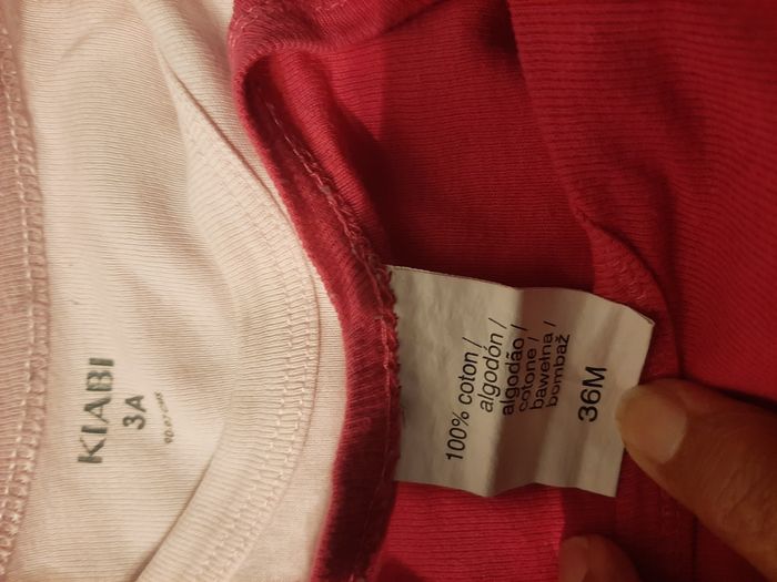 1 peignoir et 2 bodys manches courtes filles Taille 3 ans - photo numéro 6