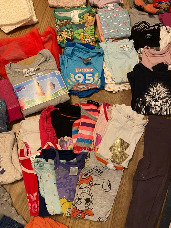 Lot 56 vêtements fille T 4ans - photo numéro 8