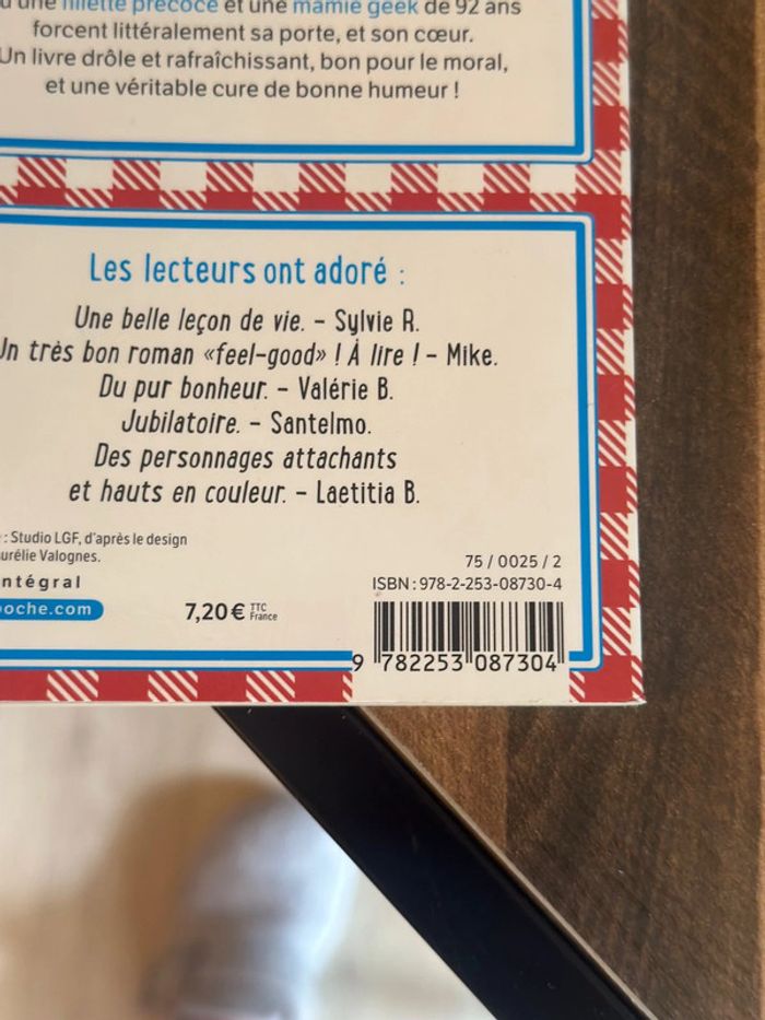 Livre Mémé dans les orties Aurélie Valognes (Le Livre de Poche) - photo numéro 6
