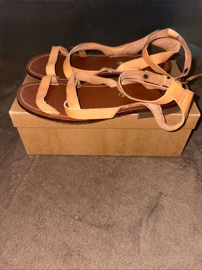 Sandales Pepe fille taille 34 en bon état couleur camel/marron - photo numéro 3