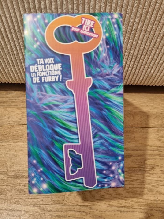 Furby brille dans le noir - photo numéro 2