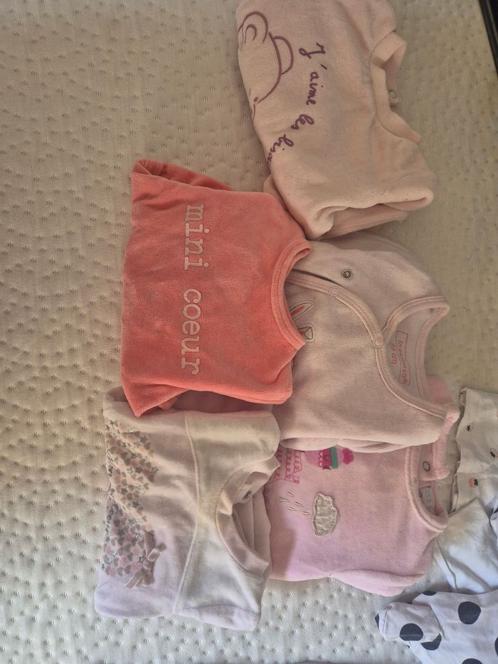 Lot pijamas 1 mois - photo numéro 2