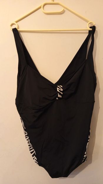 Maillot de bain blanche porte
