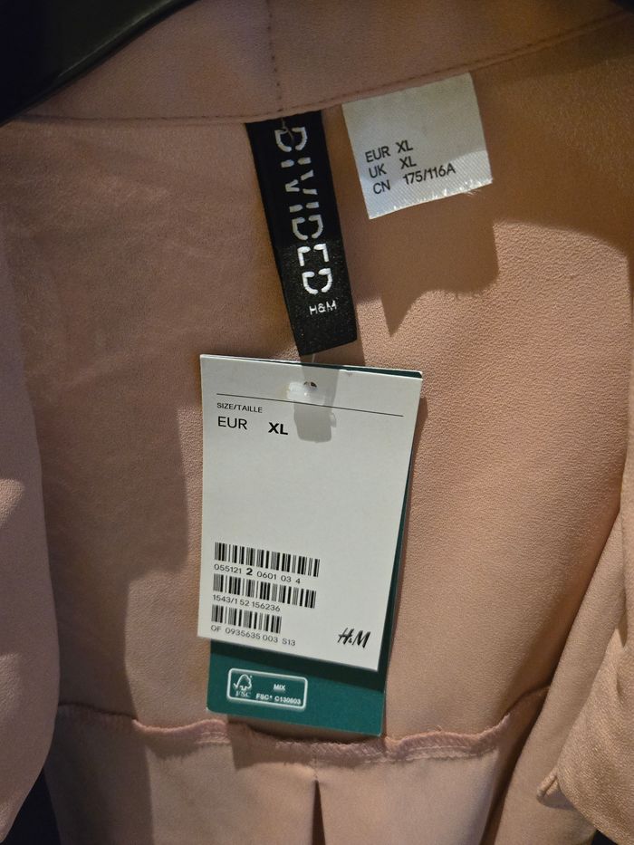 Chemise rose à lavallière noire T.44/46 H&M neuve - photo numéro 4
