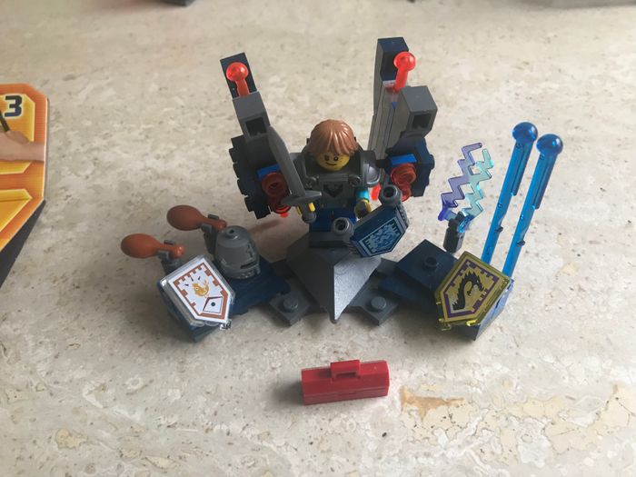 JEU "LEGO NEXO KNIGHTS - ROBIN L'ULTIME CHEVALIER" - photo numéro 3