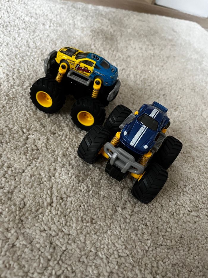Lot 2 monster truck - photo numéro 2