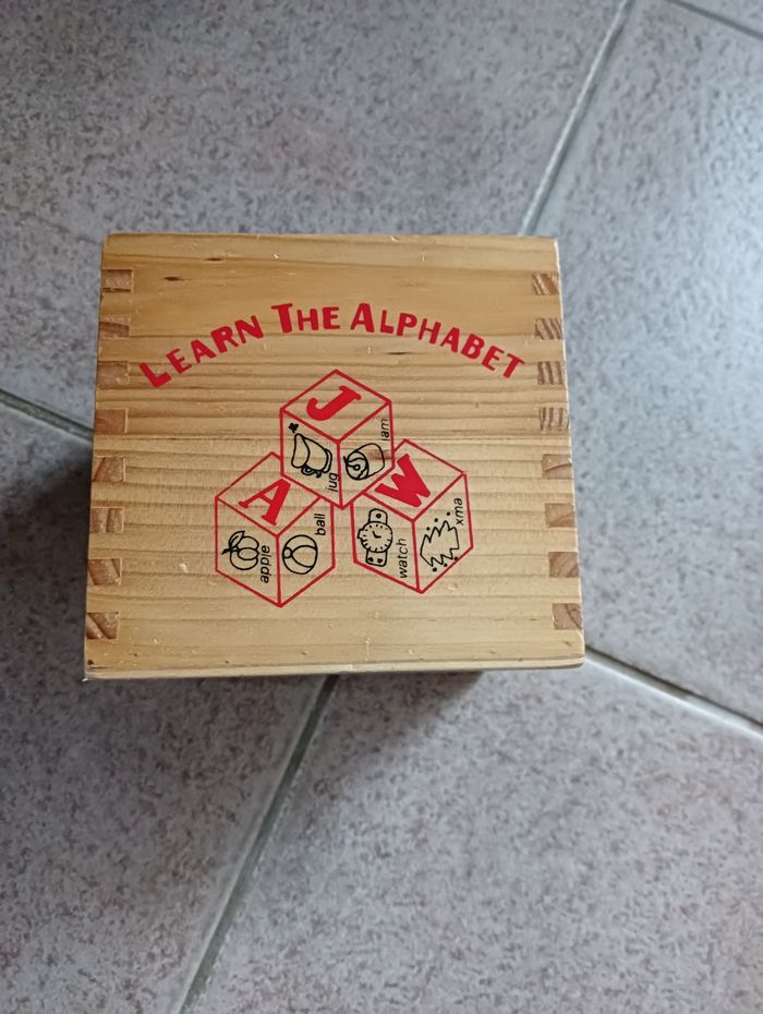 J'apprends l'alphabet cube en bois - photo numéro 3
