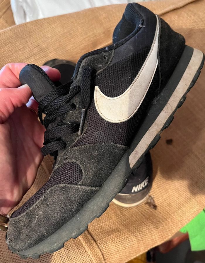 Paire de baskets Nike T. 42 homme - photo numéro 2