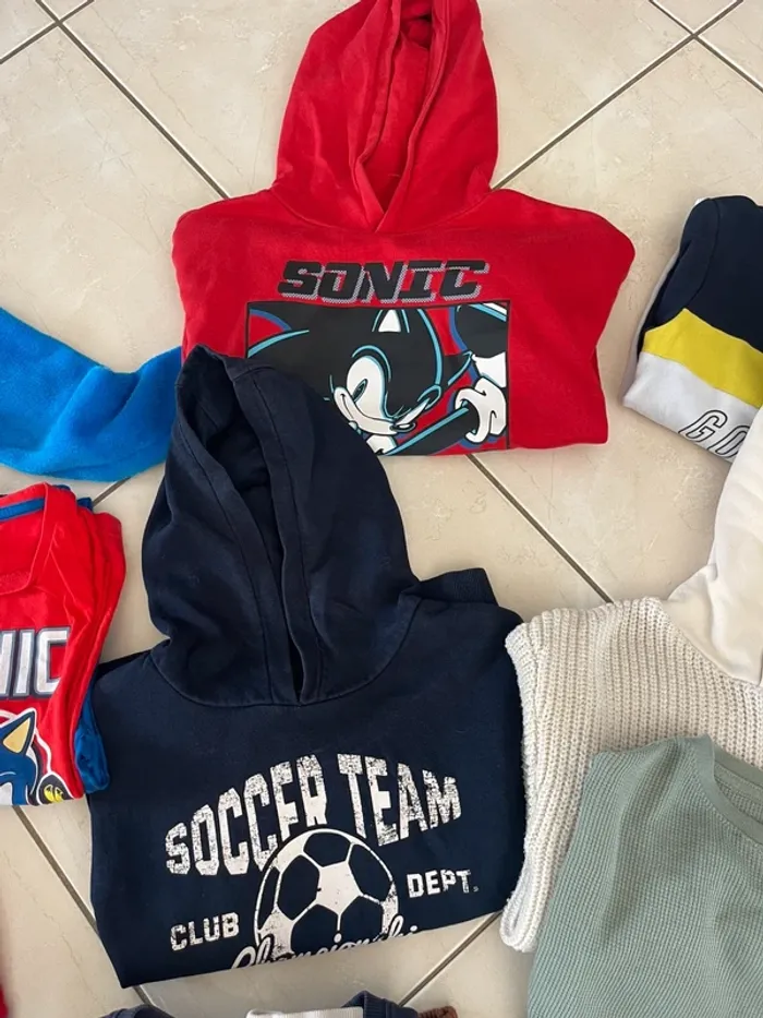 Lot vêtements 8 ans - photo numéro 10