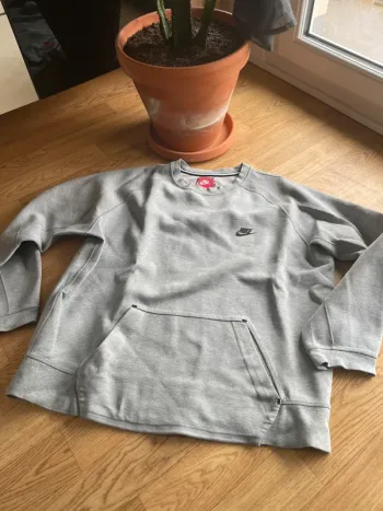 Sweat gris