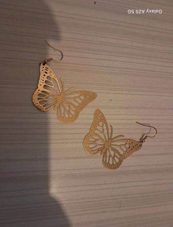 Boucle d oreille papillon