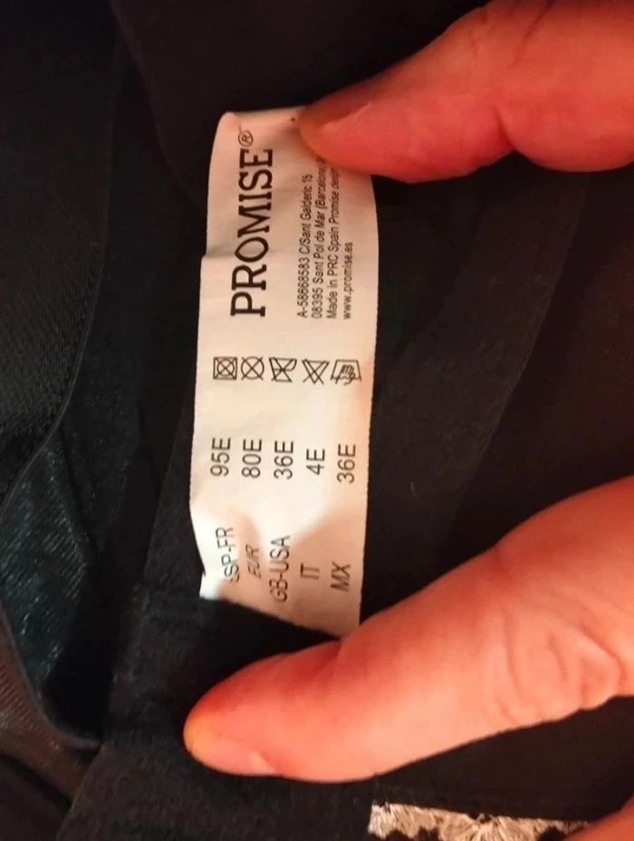 Soutien-gorge noir et blanc Promise bonnets coques 95E - photo numéro 7