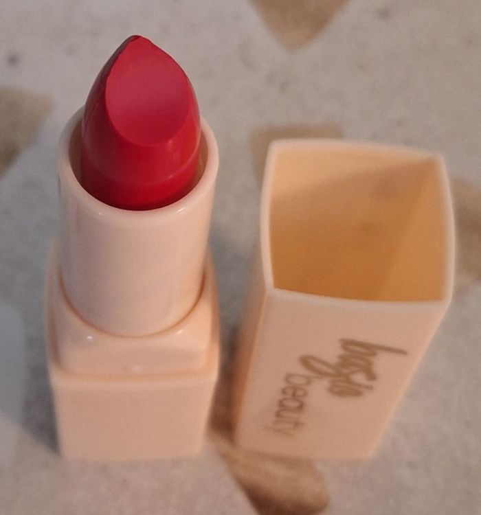 Rouge à lèvres et Eye liner - photo numéro 4