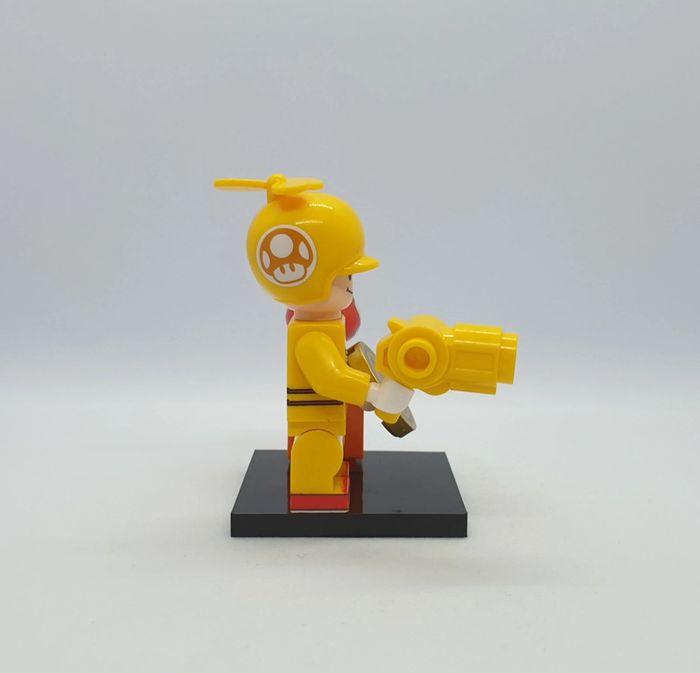 🍄 Figurine Super Mario - Toad Jaune - (Style Lego) 🍄 - photo numéro 4