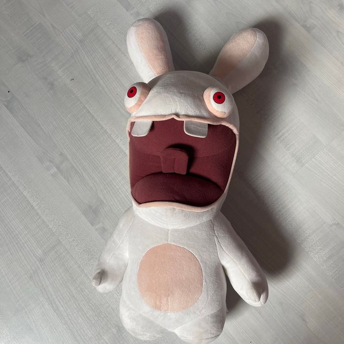 Peluche lapin cretin