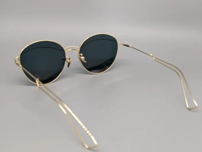 Lunettes de soleil effet rétro - métal doré - photo numéro 4