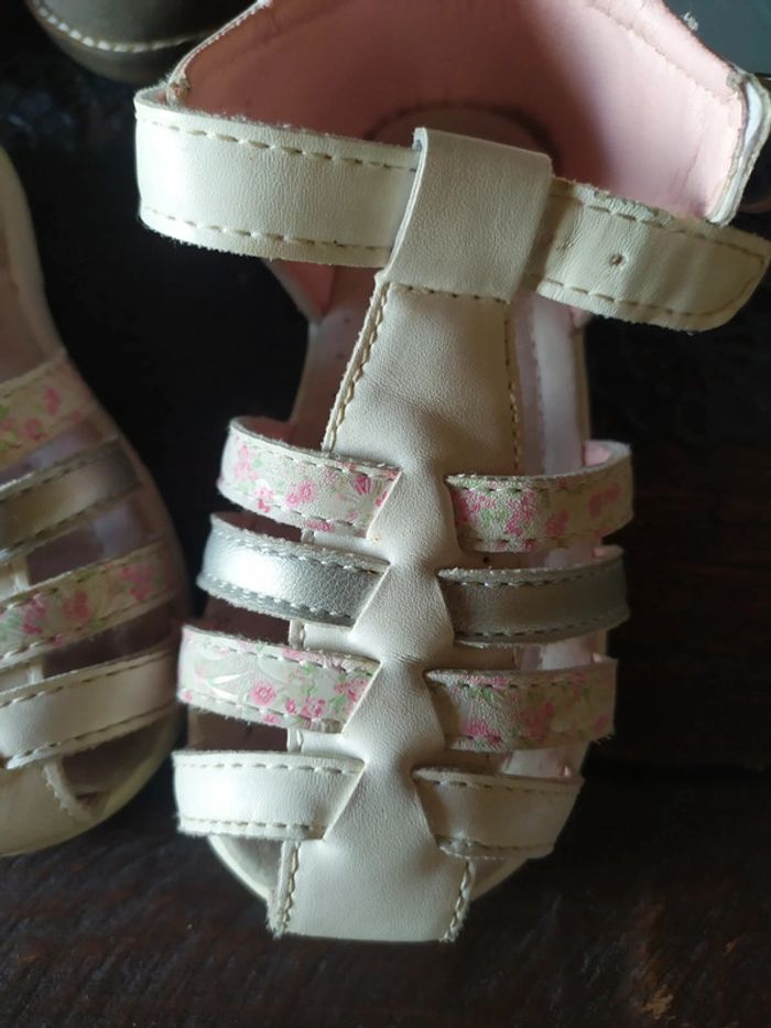 Lot chaussures fille taille 23: sandalettes + bottines + chaussons - photo numéro 5