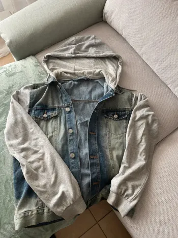 Veste en jean a capuche Livergy