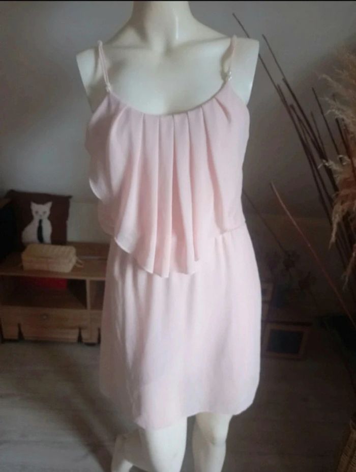 Jolie robe rose taille S - photo numéro 2