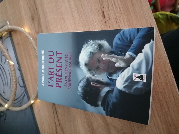 LIVRE L ART DU PRESENT DE ARIANE MOUCHKINE