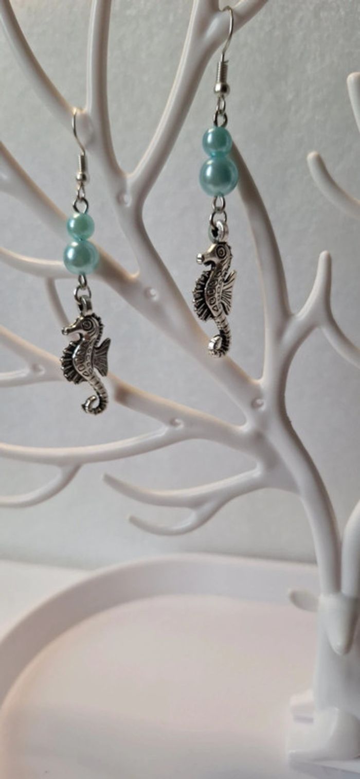 Boucles d’oreilles hippocampes turquoise - photo numéro 4