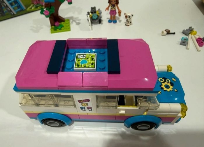 Lego Friends Le véhicule de mission d'Olivia 41333
- photo numéro 8