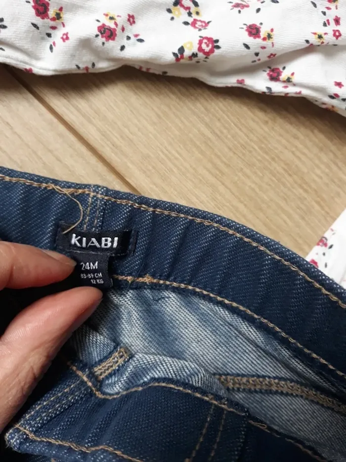 Ensemble jeans et tshirt manches longues - photo numéro 3