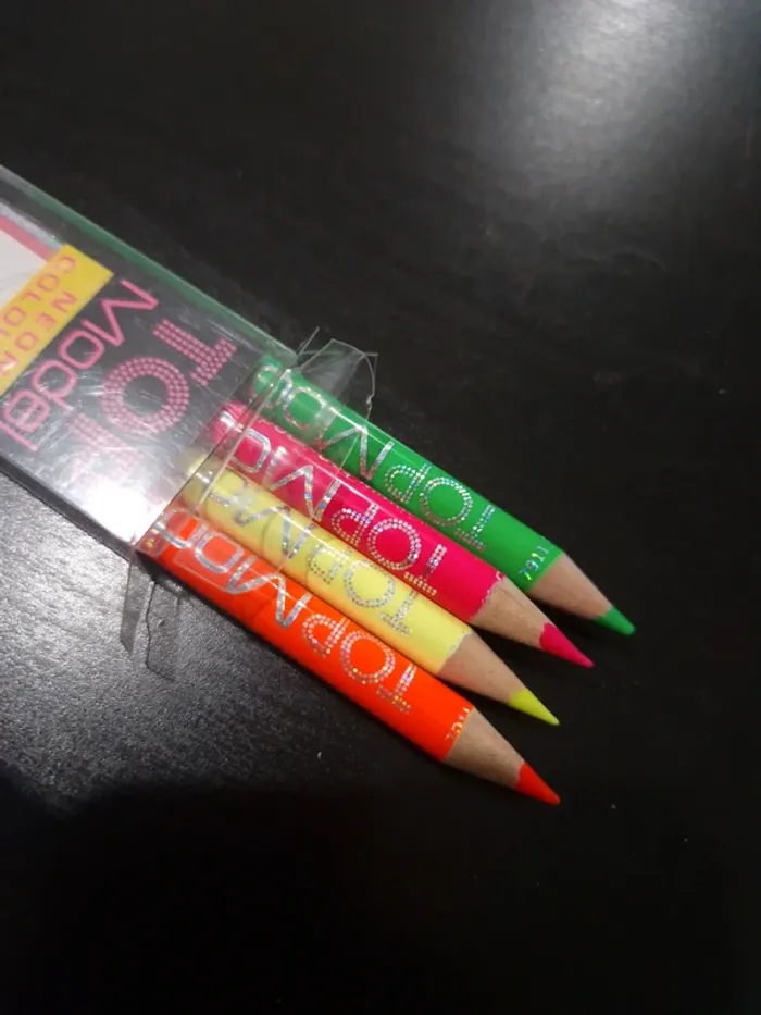 4 crayon de couleur fluo top model - photo numéro 4