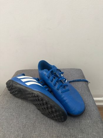 Chaussures de foot Adidas bleues – crampons – T38 – bon état