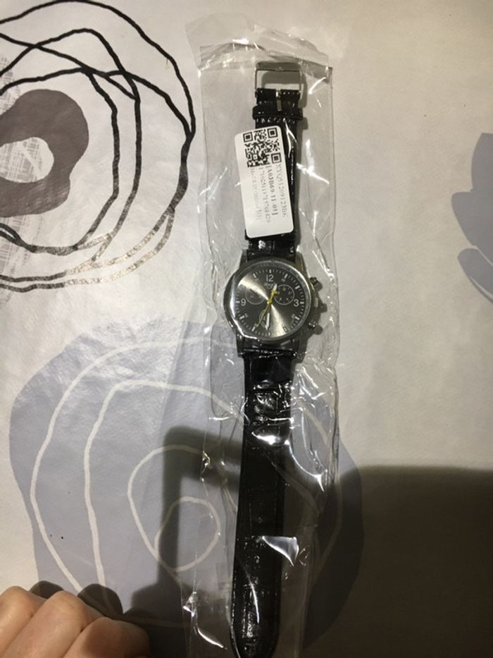 Jolie montre noire sloggi