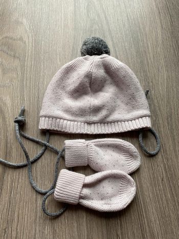 Bonnet avec des gants