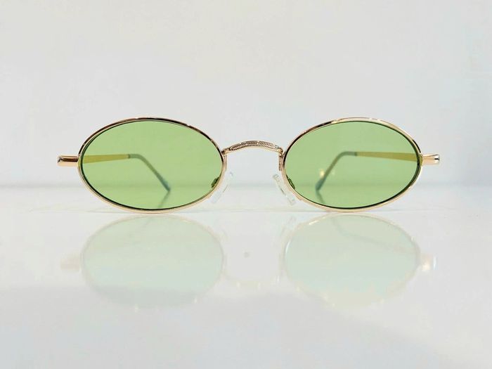 Lunette de soleil mixte ovale dorée verres verts uvprotection taille small - photo numéro 2