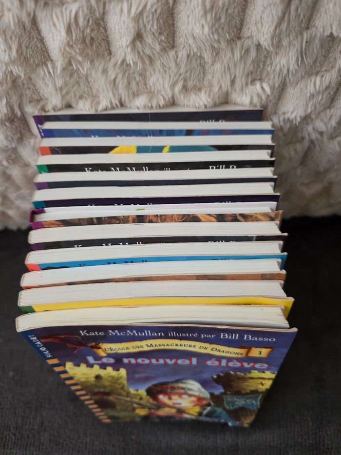 Lots de 12 livres école des massacreur  de dragons - photo numéro 5