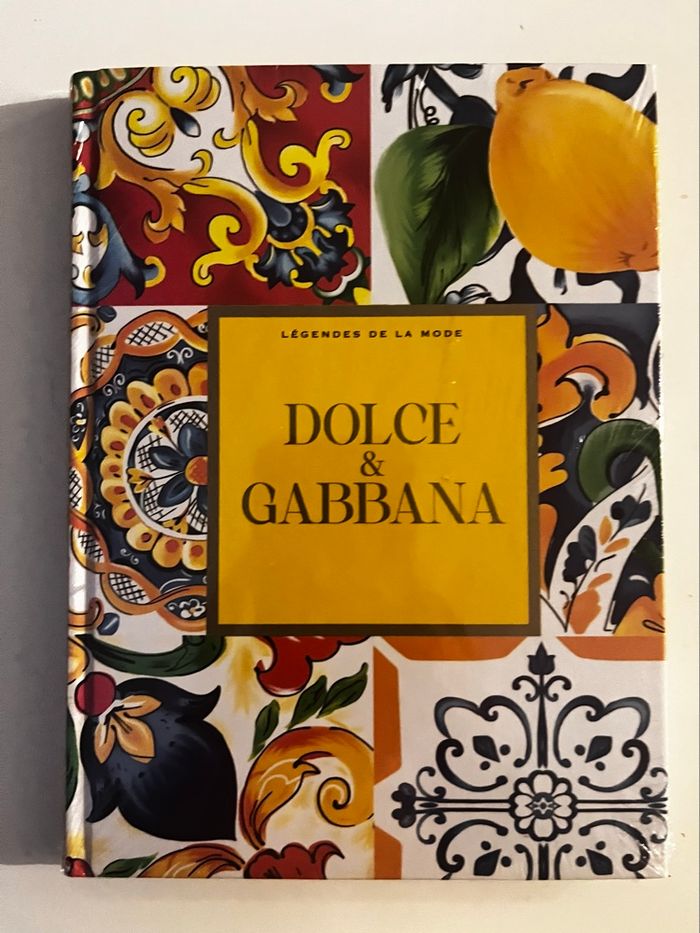 Livre les légendes de la mode sous blister