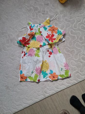 Joli robe 3 ans très bon etat