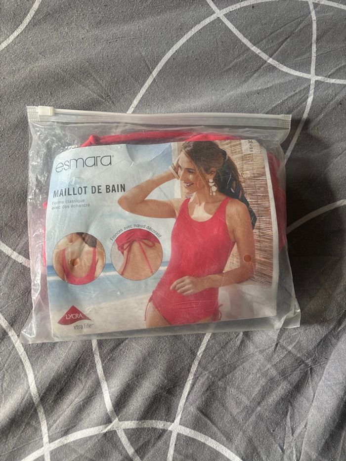 Maillot de bain 1pieces rose taille s neuf avec étiquette