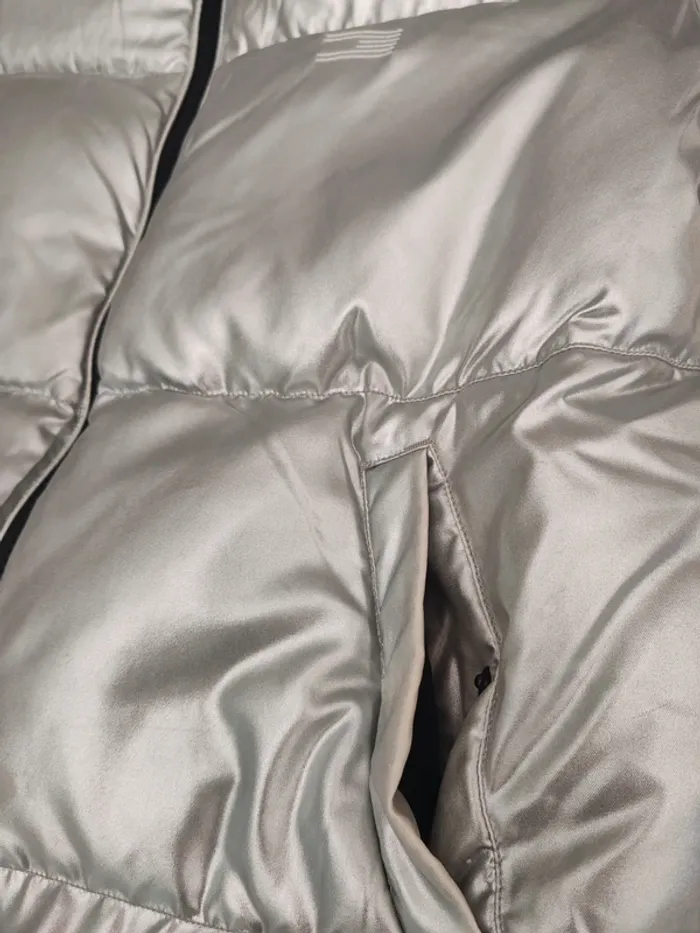 Doudoune matelassée Tommy Icons argentée – Taille M Femme – Bon état - photo numéro 10
