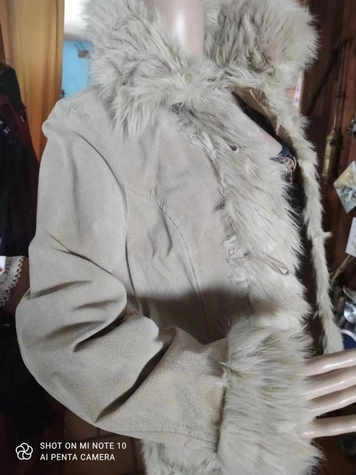 Manteau croûte de cuir et fourrure - photo numéro 8