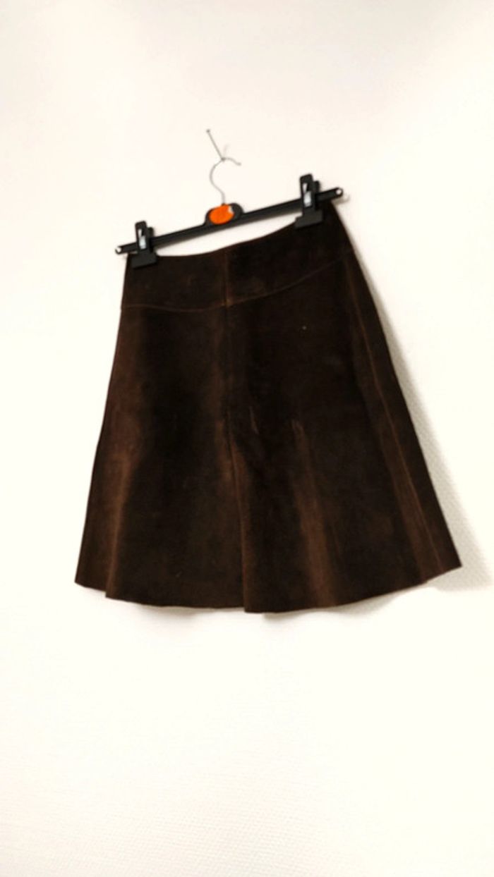 Magnifique mini-jupe en peau daim 100 % cuir bouton coupe trapèze - photo numéro 8
