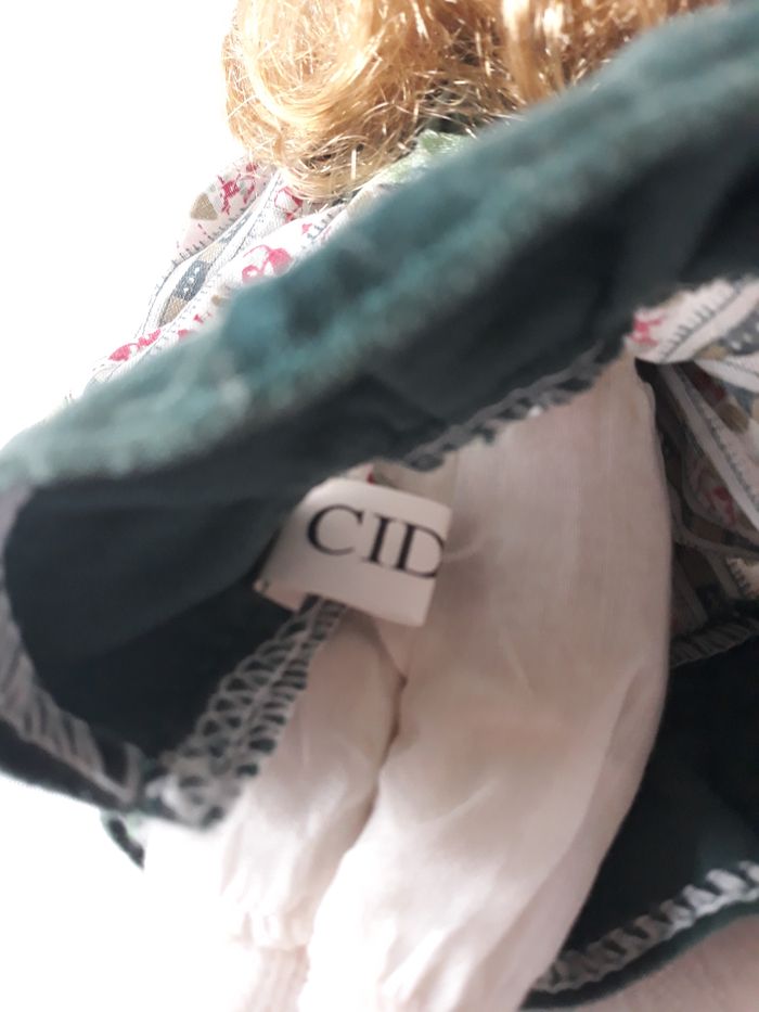 Faby27800 Poupée "Cidal" (22cm) Corps mou tête et demi bras en porcelaine. - photo numéro 6